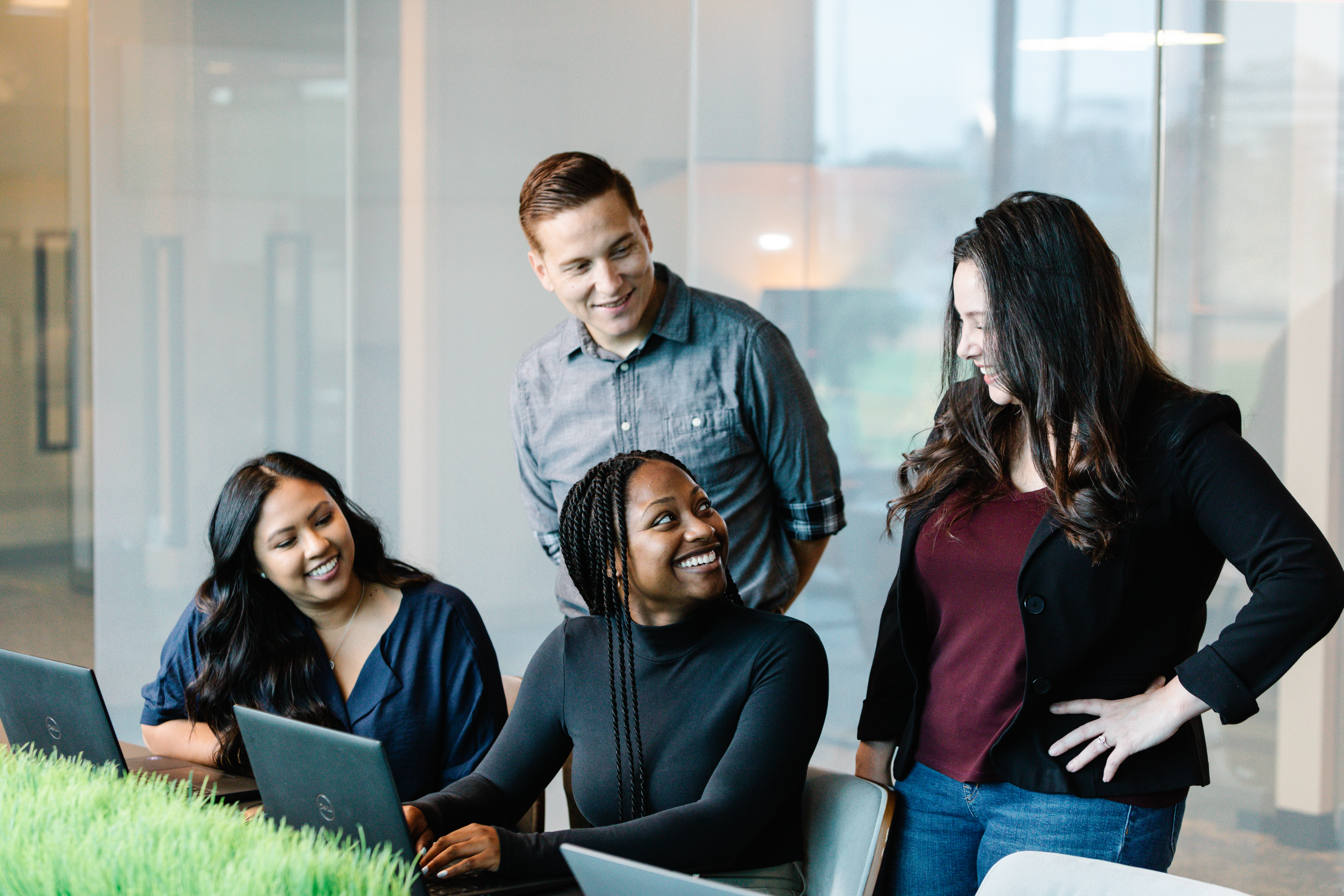 10 Virtual Team Building Games to Engage Remote Teams